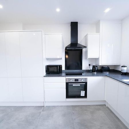 וורקסופ Entire Modern Home With Private Parking For 6/8 Persons מראה חיצוני תמונה
