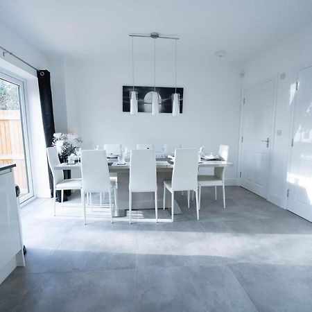 וורקסופ Entire Modern Home With Private Parking For 6/8 Persons מראה חיצוני תמונה