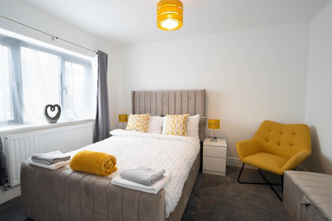 וורקסופ Entire Modern Home With Private Parking For 6/8 Persons מראה חיצוני תמונה