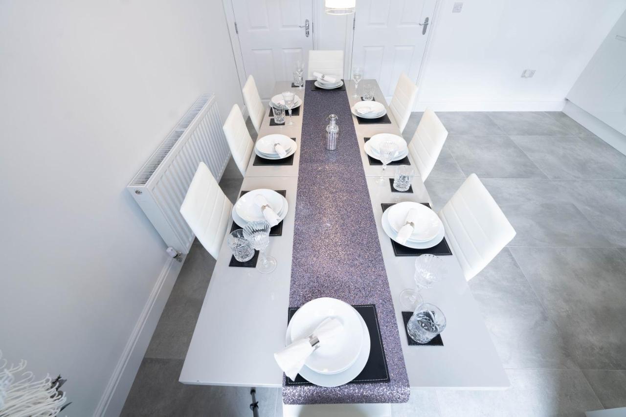 וורקסופ Entire Modern Home With Private Parking For 6/8 Persons מראה חיצוני תמונה