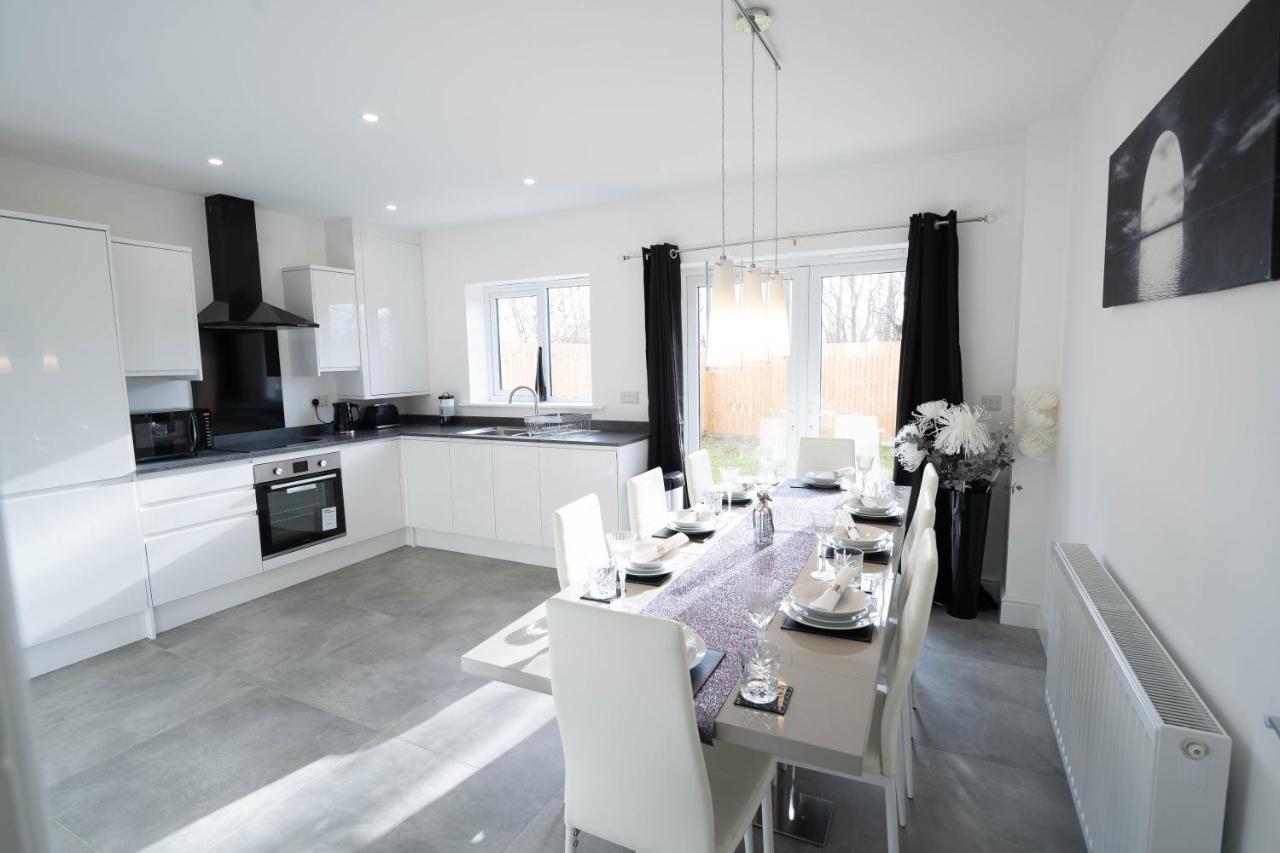 וורקסופ Entire Modern Home With Private Parking For 6/8 Persons מראה חיצוני תמונה