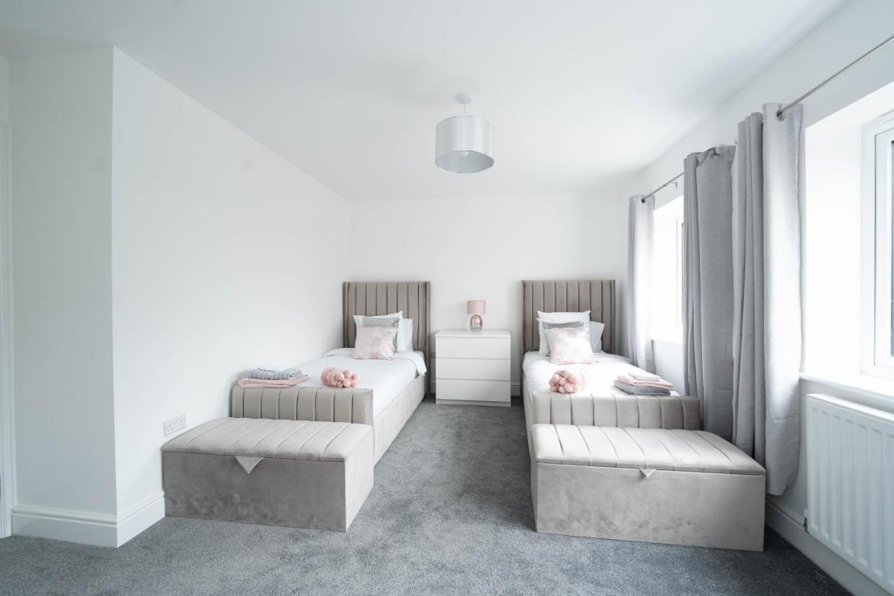 וורקסופ Entire Modern Home With Private Parking For 6/8 Persons מראה חיצוני תמונה