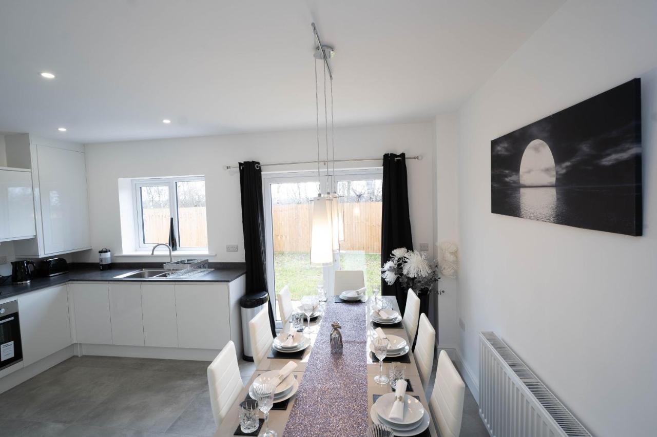וורקסופ Entire Modern Home With Private Parking For 6/8 Persons מראה חיצוני תמונה