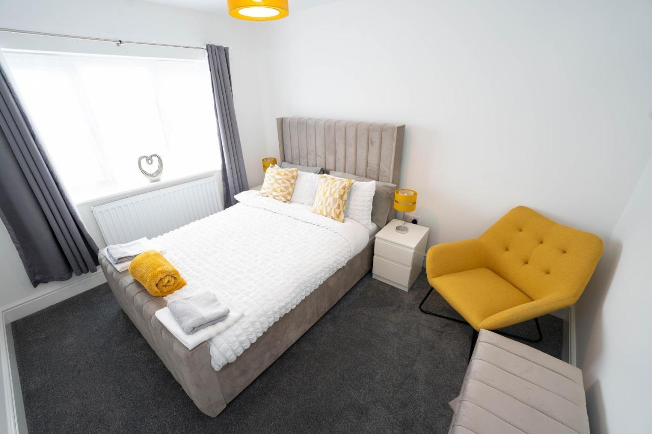 וורקסופ Entire Modern Home With Private Parking For 6/8 Persons מראה חיצוני תמונה